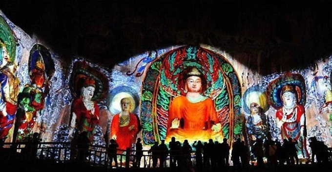 洛陽龍門石窟釋迦牟尼佛祖外墻全息投影